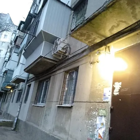 , фонтанская дорога 12/8 Apartment *